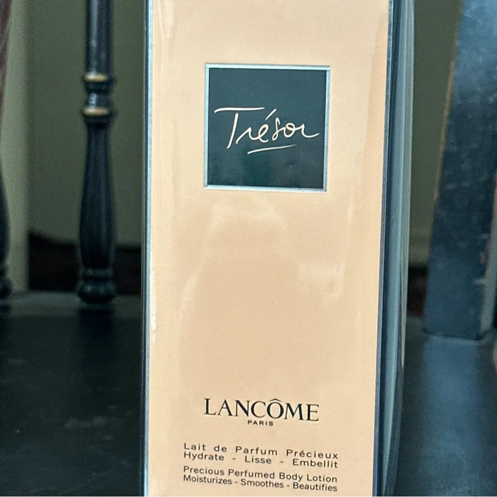 Lancome Trésor Perfumed Body Lotion - Cream - Picture 1 of 1
